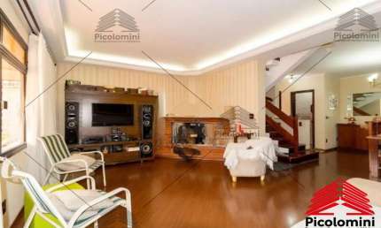 Imperdível oportunidade de compra ou aluguel: Casa de 3 quartos sendo suíte e 4 vagas na Vila Prudente, São Paulo-SP!