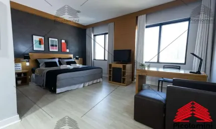Flat à venda no Tatuapé, 1 quarto, 1 suíte, 1 sala, 1 banheiro, 1 vaga com Manobrista, 30m² de área. Piscina, academia, sauna, arrumação diaria e mais