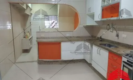 Sobrado 150m² 3 andares, 2 suítes, sala para dois ambientes, cozinha americana, móveis planejados, lavanderia coberta 1 vaga, próximo ao Metrô Belém
