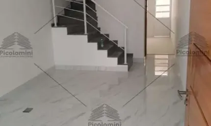 Sobrado novíssimo: 2 suítes com box nos banheiros, lavabo, quarto empregada com banheiro, 2 vagas garagem, piso frio, portão automático