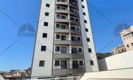 Apartamento à venda em São Caetano de 79m² com 3 quartos (1 suíte), sala 2 ambientes com sacada, cozinha planejada, 2 banheiros e 2 vagas de garagem