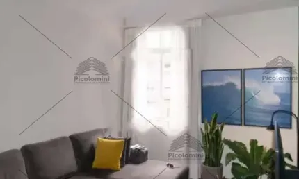 Apartamento com 63 m2 a venda na Bela Vista, Rua Santo Antônio, 2 dormitórios, 1 banheiro, sem vaga de garagem.