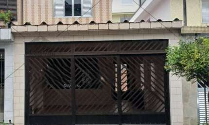 Casa na região da Mooca - 178 m² 2 quartos, 2 banheiros, cozinha ampla com móveis planejados, 2 vagas cobertas, próximo Hospital São Cristovão