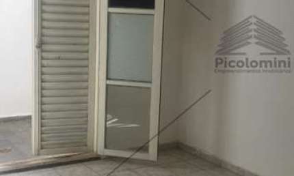 Apartamento para locação na Mooca de 80m, 1 quarto, 1 banheiro, lavanderia, cozinha, pequeno Quintal