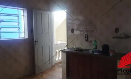 Casa para locação na Vila Santa Clara com 2 quartos, sala, banheiro, garagem, 120m².