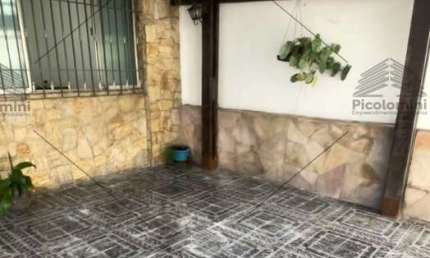 Casa Térrea para venda ou locação no Tatuapé com 3 quartos, 2 salas, 1 banheiro com hidro, lavabo, 2 vagas, 137m². quintal com churrasqueira