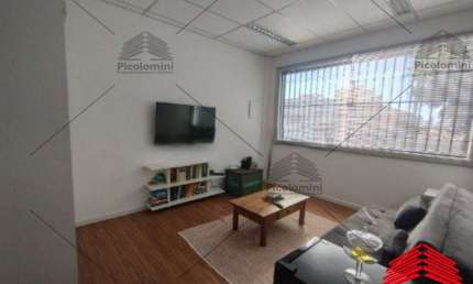 Salão comercial a venda no Belém de 240m², possui 3 salas, copa, 2 banheiros, 2 vagas, escritório, Quintal