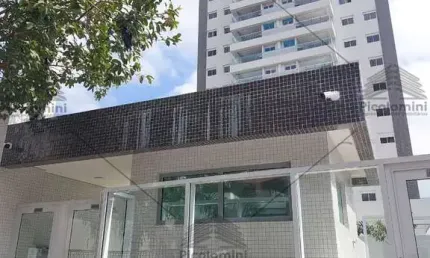 Apartamento à venda no Tatuapé, 81m², 2 suítes podendo ser 3 quartos, 2 banheiros, varanda gourmet, cozinha americana, lavanderia, 2 vagas e depósito.