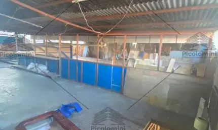 Galpão Comercial à Venda ou Locação no Brás: 2 Salas, 2 Banheiros, 315m² de Área.