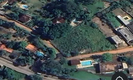 Com 2010 m², ideal para construir uma chácara e curtir momentos de folga com sua família em Atibaia