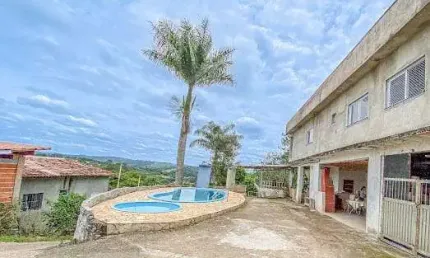 Bela chácara para moradia ou lazer, contem duas ótimas casas