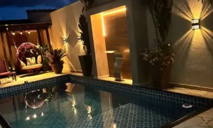 Linda casa com fino acabamento, móveis planejados, piscina e área gourmet