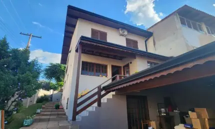 Imperdível oportunidade! sobrado de esquina com acabamento impecável e cheio de charme!