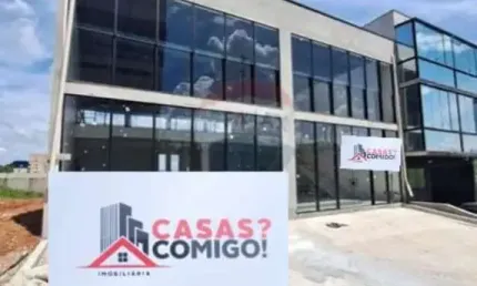 Lindo salão para  Locação em Bairro movimentado de Atibaia