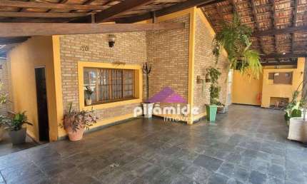 Casa com 2 dormitórios à venda, 185 m² por R$ 730.000,00 - Santana - São José dos Campos/SP