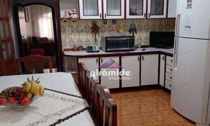 Casa com 3 dormitórios à venda, 177 m² por R$ 640.000,00 - Monte Castelo - São José dos Campos/SP