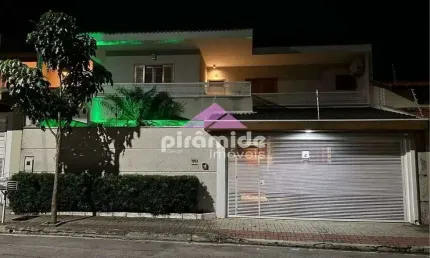 Casa com 3 dormitórios à venda, 125 m² por R$ 665.000,00 - Jardim São Vicente - São José dos Campos