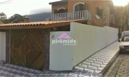 Casa com 3 dormitórios à venda, 160 m² por R$ 630.000,00 - São Francisco - São Sebastião/SP