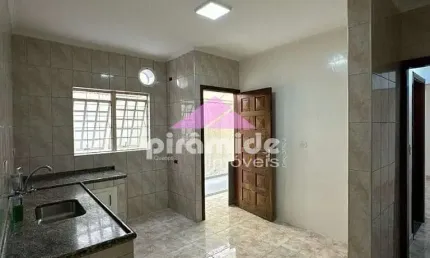 Sobrado com 4 dormitórios, sendo 2 suítes à venda, 150m² por R$ 690.000,00 - Jardim América - São J