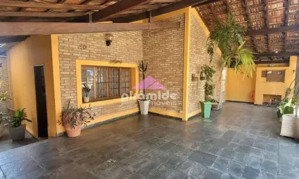 Casa com 2 dormitórios à venda, 185 m² por R$ 730.000,00 - Santana - São José dos Campos/SP