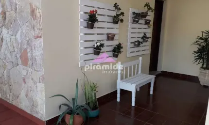 Casa com 3 dormitórios à venda, 173 m² por R$ 530.000,00 - Monte Castelo - São José dos Campos/SP