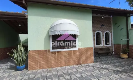 Casa com 3 dormitórios à venda, 107 m² por R$ 600.000,00 - Praia das Palmeiras - Caraguatatuba/SP