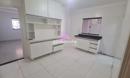 Casa com 3 dormitórios à venda, sendo 1 suíte, 120 m² por R$ 475.000 - Cidade Morumbi - São José do