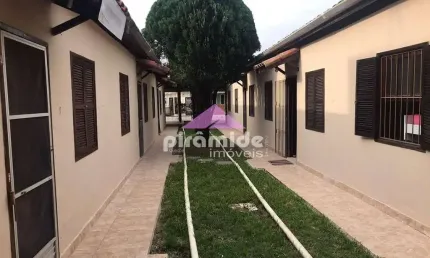Casa com 2 dormitórios à venda, 50 m² por r$ 240.000,00 - praia das palmeiras - caraguatatuba/sp