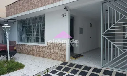 Casa com 7 dormitórios à venda, 218 m² por R$ 850.000,00 - Jardim Paulista - São José dos Campos/SP