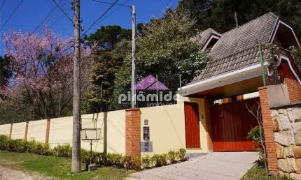 Casa à venda, 350 m² por R$ 1.500.000,00 - Vila Capivari - Campos do Jordão/SP