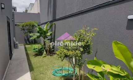 Casa térrea com 3 suítes à  venda, 215m², por R$ 2.000.000,00 - Urbanova - São José dos Campos/SP.