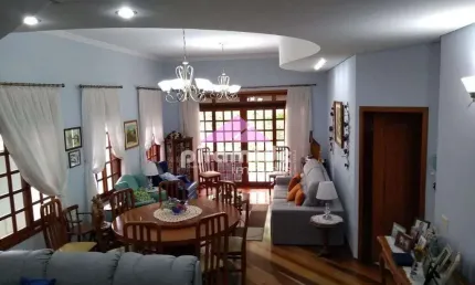 Sobrado com 3 dormitórios, sendo 1 suíte à venda, 256,55m² por R$ 1.600.000,00 - Urbanova - São Jos