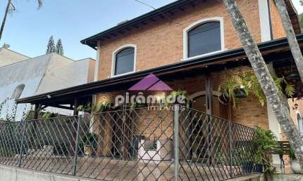 Casa com 4 dormitórios à venda, 256 m² por R$ 1.900.000,00 - Centro - Guararema/SP