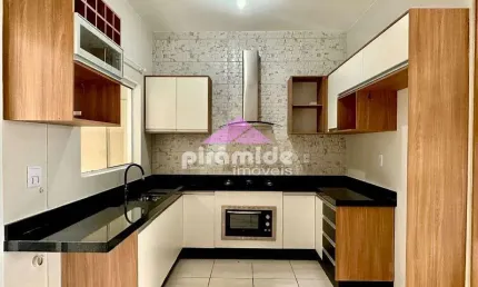 Casa com 2 dormitórios para alugar, 140 m² por R$ 3.664,00/mês - Chácaras São José - São José dos C