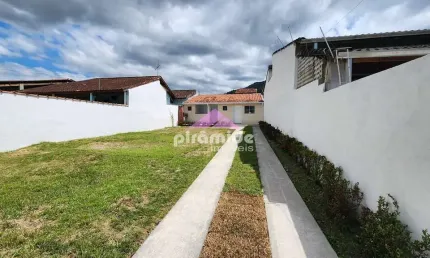 Casa com 2 quartos para alugar no Jardim Jaqueira, Caraguatatuba 