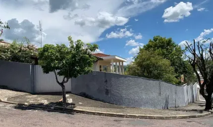 Casa para Venda em Amparo, Jardim Itália, 4 dormitórios, 2 suítes, 4 banheiros, 6 vagas