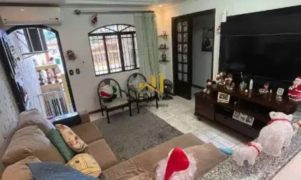 Casa com 3 quartos à venda no Jardim Estádio, Jundiaí , 256 m2 por R$ 795.000