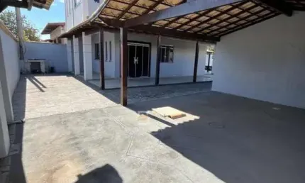 Casa para Venda em Saquarema, Gravatá, 3 dormitórios, 1 suíte, 2 banheiros, 2 vagas
