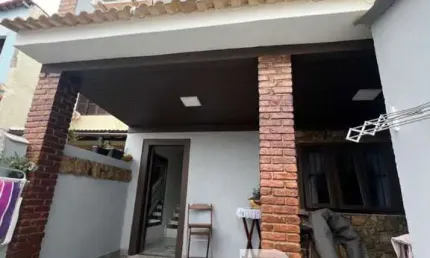 Casa para Venda em Saquarema, Centro, 4 dormitórios, 1 suíte, 3 banheiros, 1 vaga