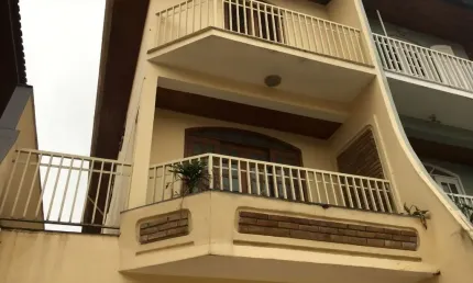Excelente oportunidade, Sobrado com 4 Suites a venda!