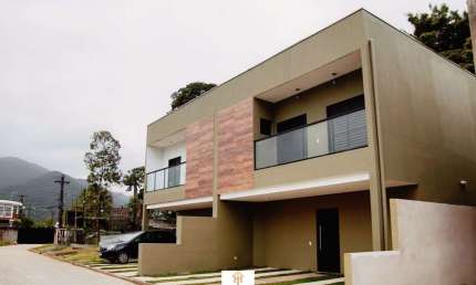 Casa - 3dorm/3suítes - 156,15m² - 2 vagas - Jardim Carolina, Ubatuba-SP