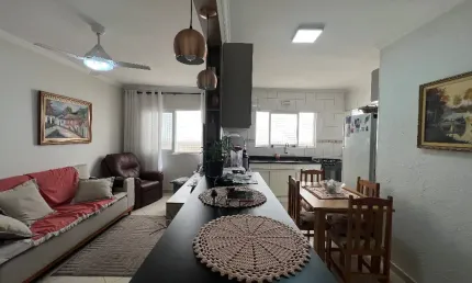 Lindo Apartamento com 2 Dormitórios, no Centro da Vila Caiçara, em Praia Grande!! Sendo: