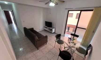 Amplo Apartamento com 2 Dormitórios no Centro da Vila Caiçara, em Praia Grande!! Sendo
