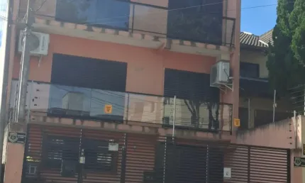 Sala comercial com 8 salas para alugar na Rua Paranaguá, 1050, Guaíra, Curitiba
