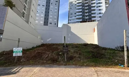 Terreno à venda na Rua Erci Benicio Longhi, 70, Sanvitto, Caxias do Sul por R$ 679.000