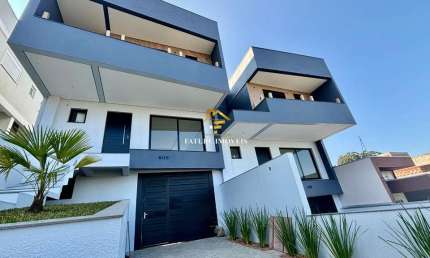 Casa com 3 quartos à venda na Rua Adelino Canali, 681, São Luiz, Caxias do Sul por R$ 850.000