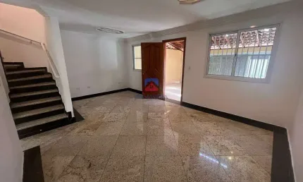 Sobrado com 3 quartos, Boqueirão, Praia Grande - R$ 720 mil, Cod: 70837053