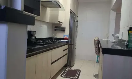Apartamento com 2 quartos sendo 1 suíte para locação, Caiçara.