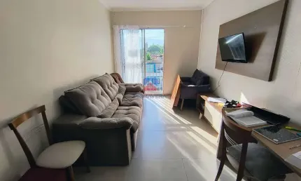 Apartamento com 1 Dormitório, Reformado, a 80 Metros da Praia