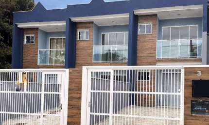 SOBRADO SEMIMOBILIADO COM 2 SUÍTES NO CENTRO DE BALNEÁRIO PIÇARRAS-SC